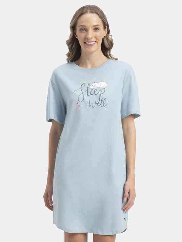 ladies dress shirt white Women's White, Long-Sleeve Form-Fitted Dress Shirt main image 1