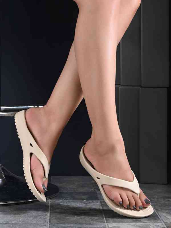 nike chroma thong myntra