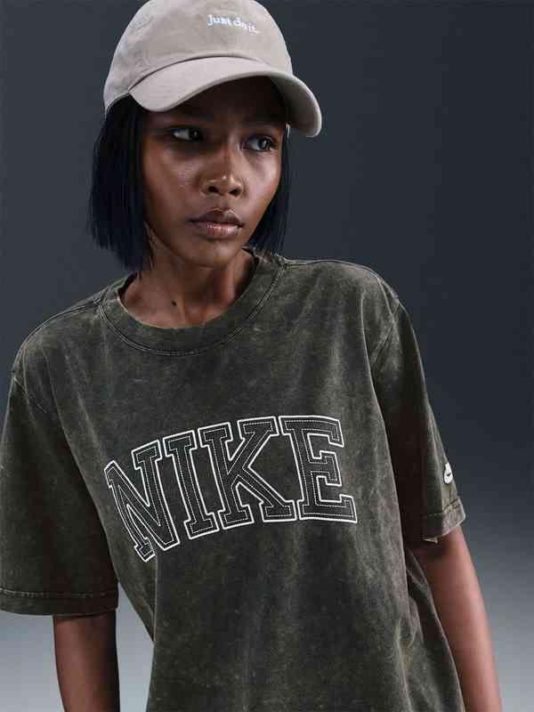 nike loose t shirt