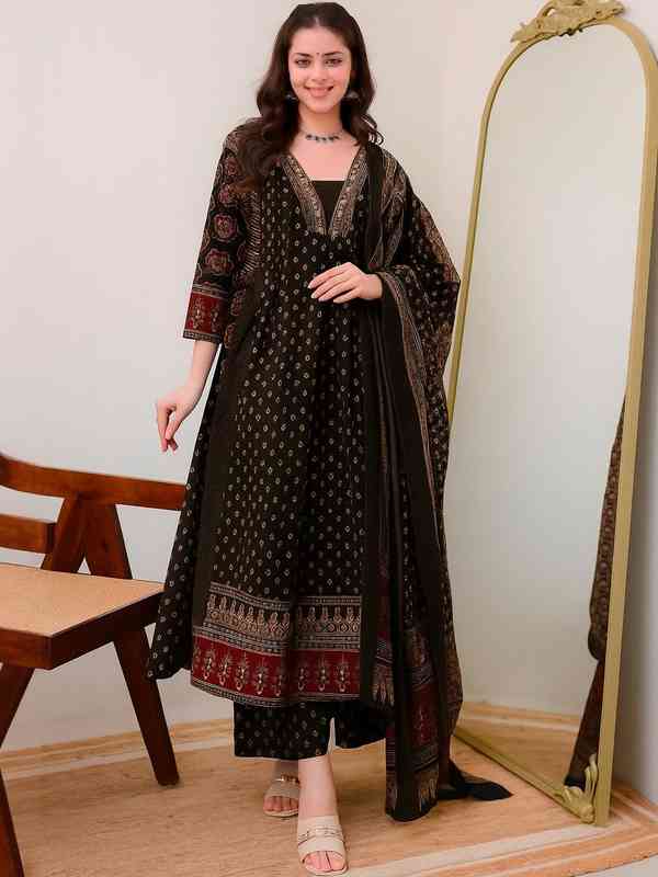 Black Anarkali - Buy Trendy Black Anarkali Online in India | Myntra Black Anarkali - Buy Trendy Black Anarkali Online in India | Myntra