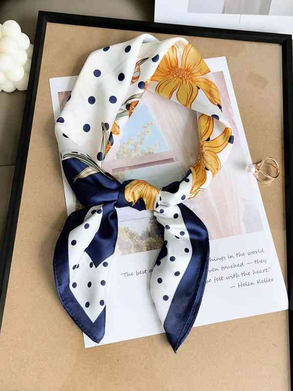 小物 evening scarf in silk satin NWT Genuine 100% Mulberry Silk Satin Scarf 53x53 5114