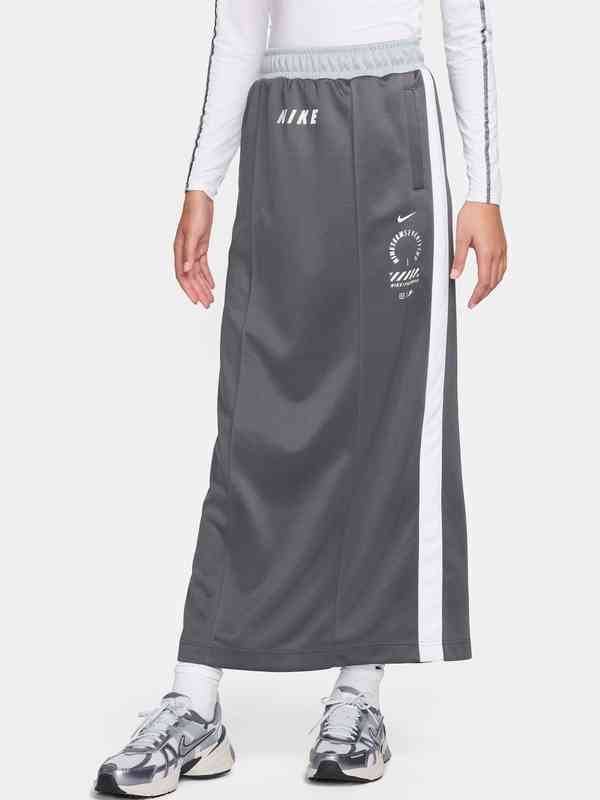 nike skirted capri pant