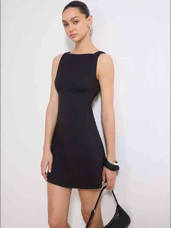 Backless Dresses - Buy Backless Dresses online in India Backless Dresses - Buy Backless Dresses online in India