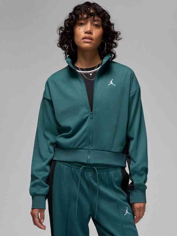 inexpensive nike clothes