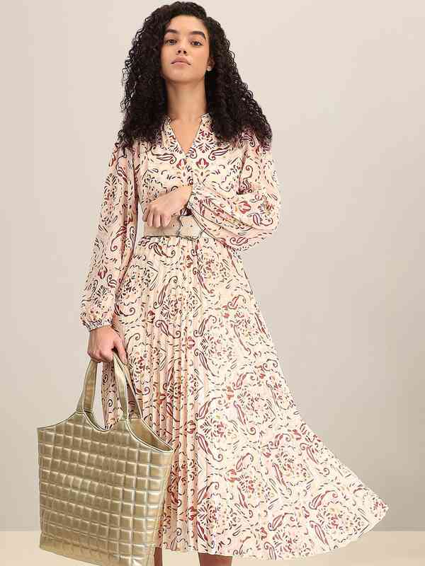 Calvin Klein Jeans Long Sleeve Dresses - Buy Calvin Klein Jeans Long Sleeve  Dresses online in India