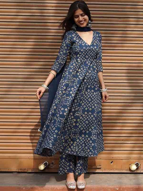 chiffon a line dress with sleeves Chiffon A-line V-neck Short Sleeves Wedding Dresses With Beading, MW830