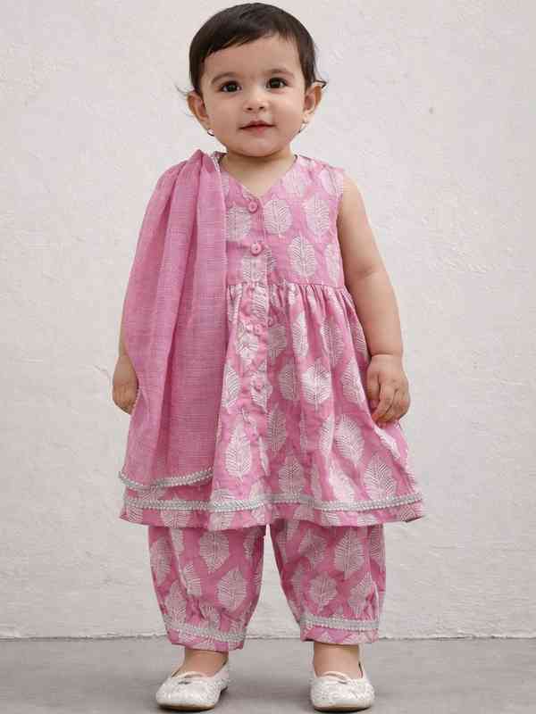 Buy Designer Punjabi Suit for Girls at Myntra (Latest Collection) Buy Designer Punjabi Suit for Girls at Myntra (Latest Collection)