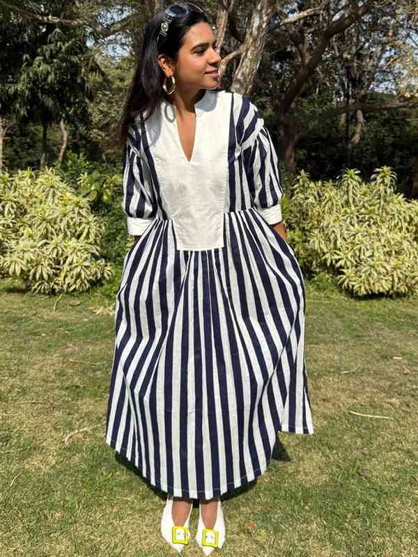 blue and white striped dress shirt Non-Iron Cotton Stripe Dress Shirt With Contrast Trim - Blue/gold