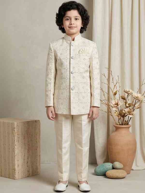 Ensemble sherwani brodé vert d'eau pour garçon