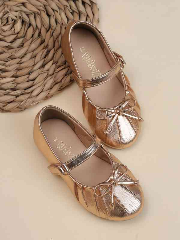 Gold Shoes - Buy Gold Shoes online in India