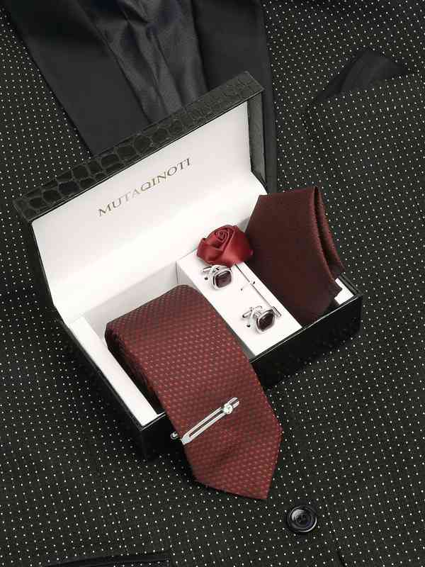 tie and cufflink set