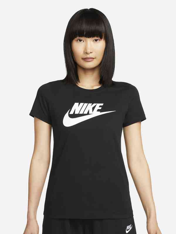 female nike clothes
