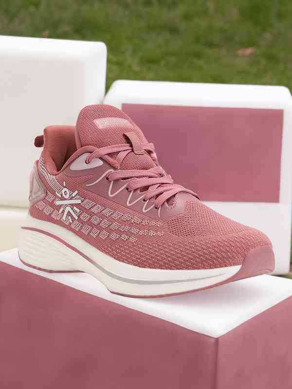 revolution 4 running sneaker