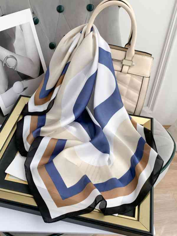小物 eaphi INDIA PATTERN SATIN SCARF eaphi INDIA PATTERN SATIN SCARF（Buy ONE ECHELON Satin Silk