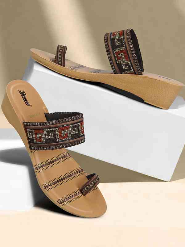 paragon chappal for ladies with price