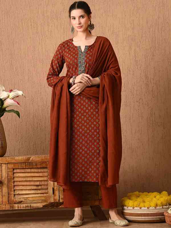 Buy Zari Kurta Set Online at Myntra Best Offers Available