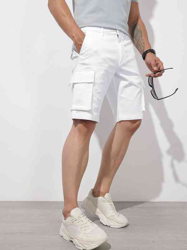white nike cargo shorts