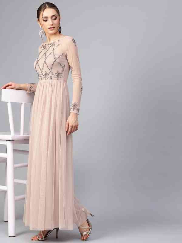 Best Monsoon Styling for Women- हल्की ठंड में पहनें ये 4 तरह के ड्रेस, जो कम्फर्ट के साथ स्टाइल भी बनाए रखें