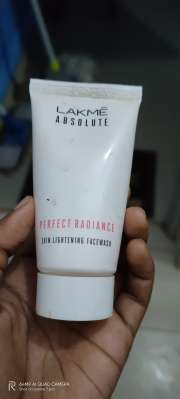 Lakme absolute store face wash