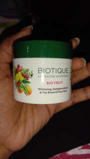Buy Biotique Bio Fruit Whitening Depigmentation Sustainable Face Pack 75 G Mask And Peel For Unisex 1661414 Myntra How many times has it happened with you guys also that biotique claims: biotique bio fruit whitening depigmentation sustainable face pack 75 g