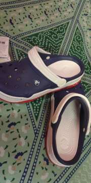Front court outlet clog crocs