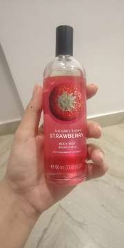 Buy THE BODY SHOP Women Strawberry Body Mist Perfume And Body