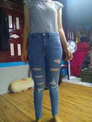 H&m black clearance ripped jeans womens