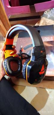 Boat hot sale orange headphones