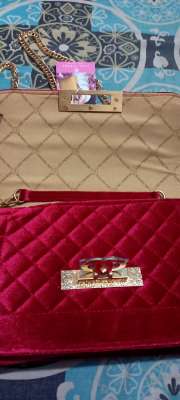 MYNTRA shopping, Lino Perros Red Quilted Sling Bag review, affordable  sling bag for everyday