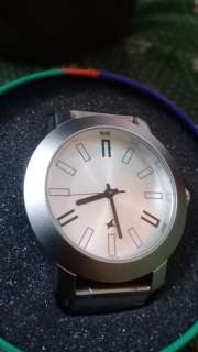Buy Fastrack Unisex Silver Toned Analogue Watch NK3120SM01