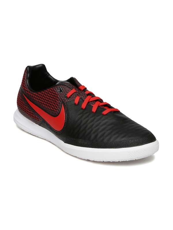 nike football shoes myntra