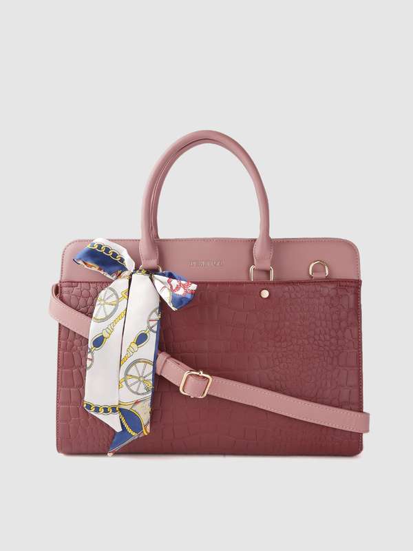 United Colors Of Us Polo Assn Denim Co Air Wiki Laptop Bags Buy United Colors Of Us Polo Assn Denim Co Air Wiki Laptop Bags Online In India Benetton group has a network of about 5,000 stores worldwide. myntra