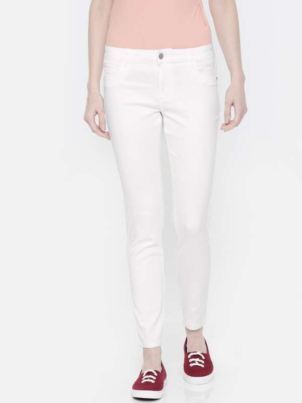 white jeggings myntra
