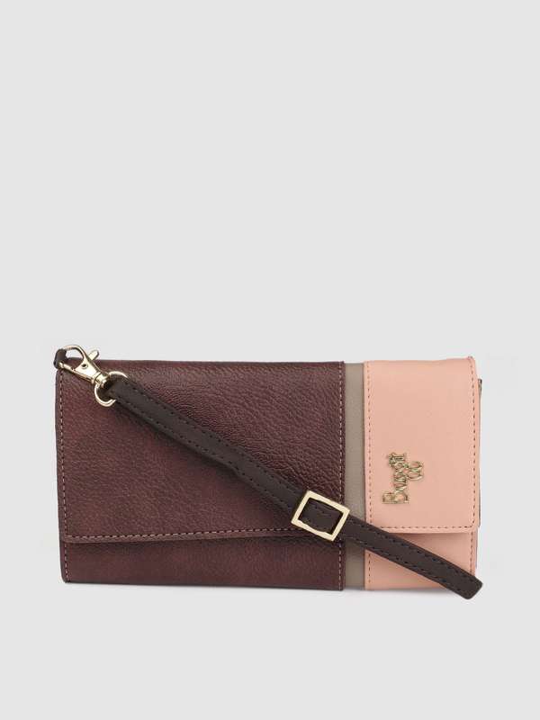 baggit clutches myntra