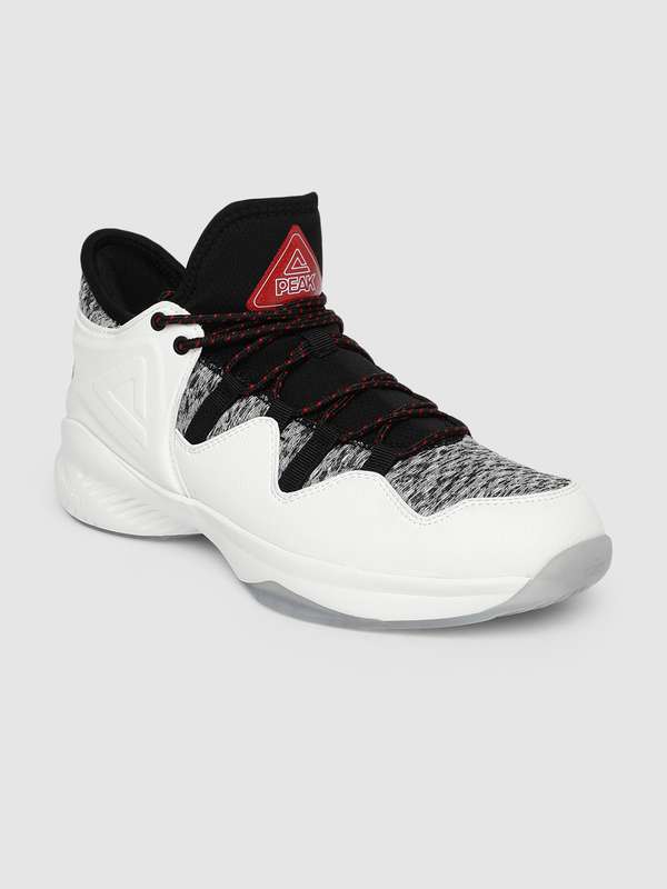 nike basketball shoes myntra