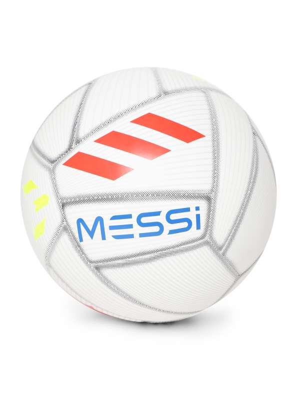 myntra nike footballs
