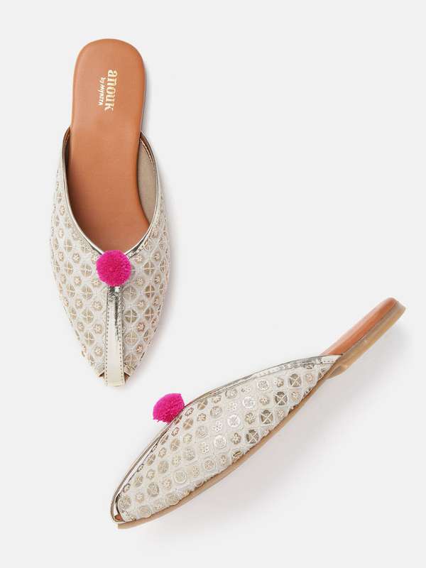 Myntra mojaris Sale