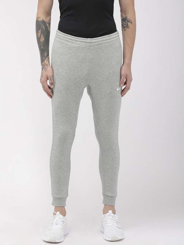 nike joggers myntra