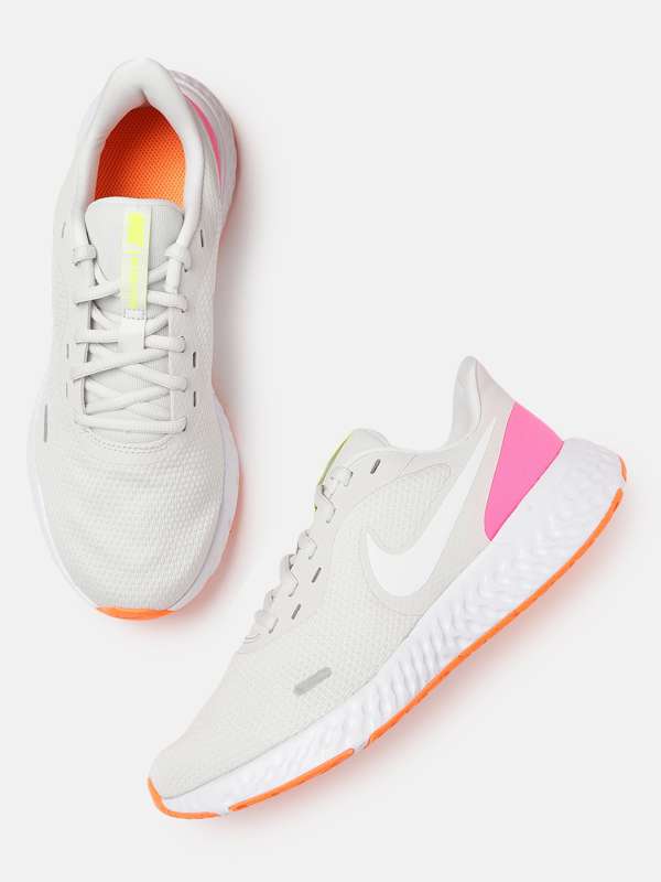 nike women shoes myntra