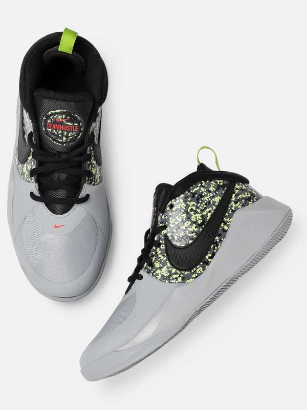 nike basketball shoes myntra