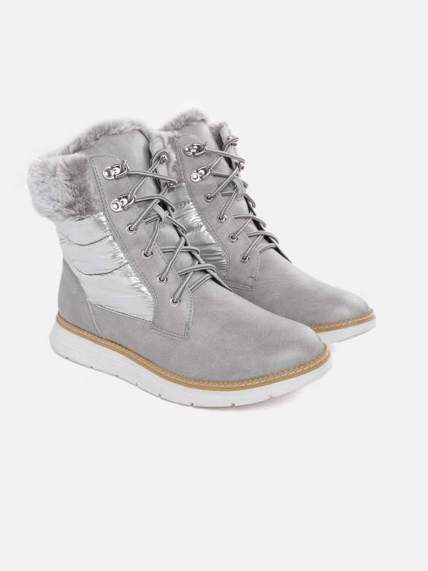 myntra boots