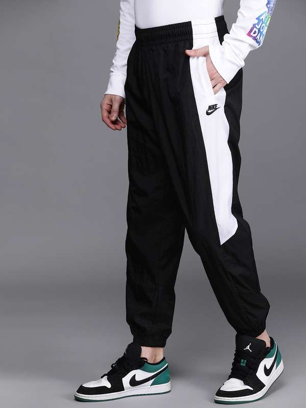 nike joggers myntra