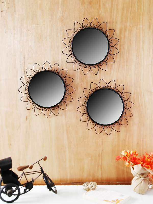 Mirror Buy Mirrors Online In India At Best Price Myntra A mirror is handy to have right by a front door, but a large mirror also brightens a room since it reflects light.