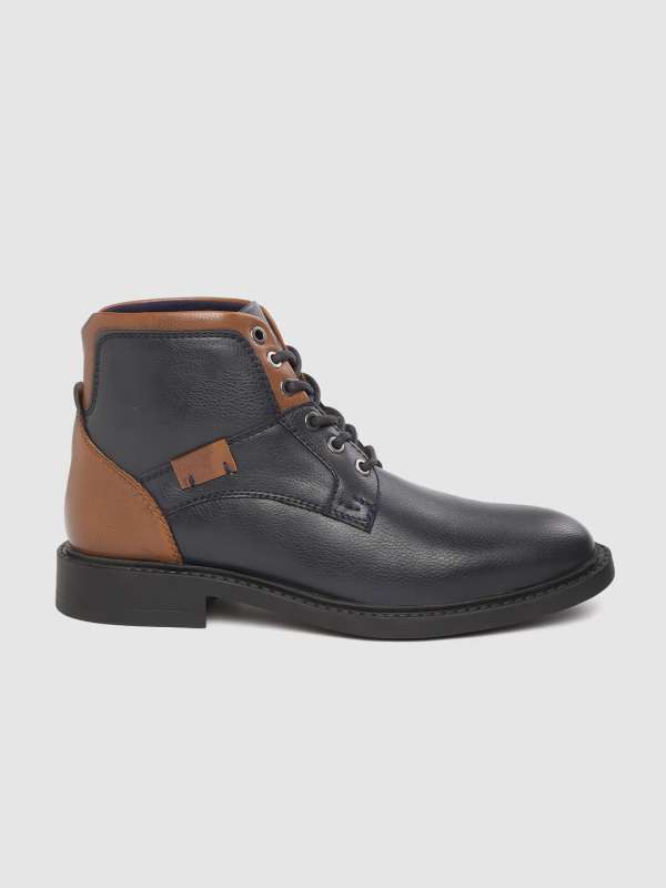 myntra boots