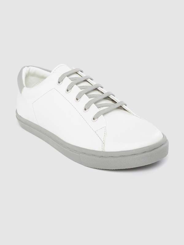 46a80982 f418 44cd a371 6f38beeb85821595332111216 Roadster Men White Sneakers 6181595332109142 1