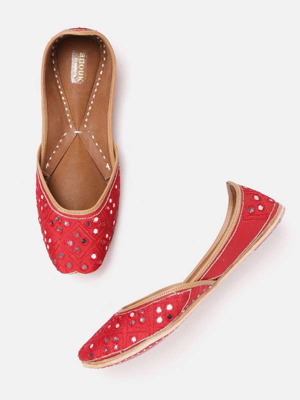 Buy ethnic footwear online clearance