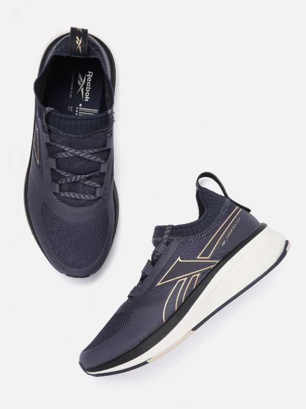 asics slip resistant shoes mens