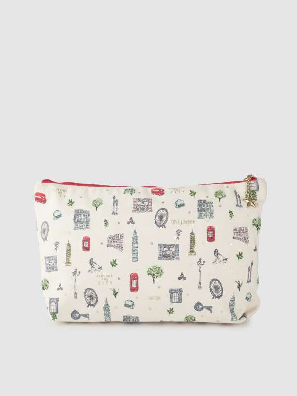 accessorize wash bag