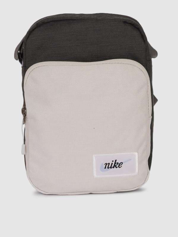 myntra messenger bags