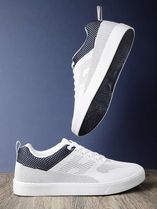 By Hrithik Roshan White Casual Shoes 